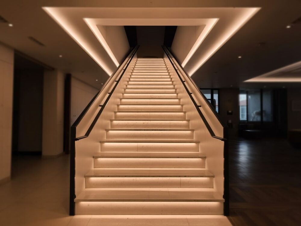 czujnik ruchu przy schodach