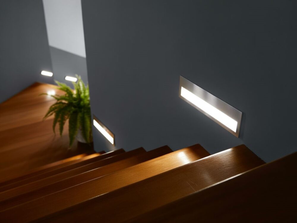 nowoczesne schody z podświetleniem