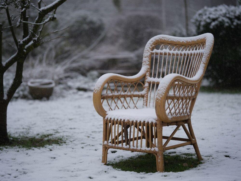 zimowa aranżacja z rattanem